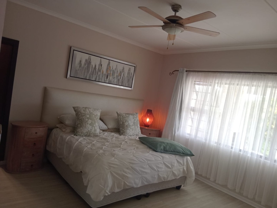 6 Bedroom Property for Sale in Gonubie Eastern Cape